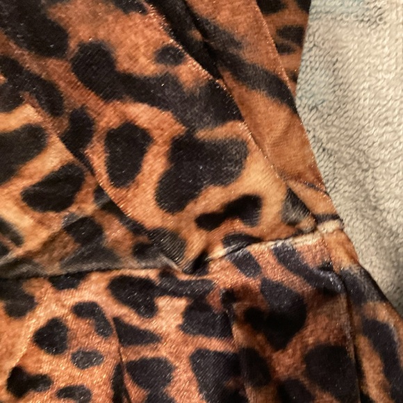 🆕Leopard Print Velvet Sweater Red Brown & Black - Picture 13 of 16